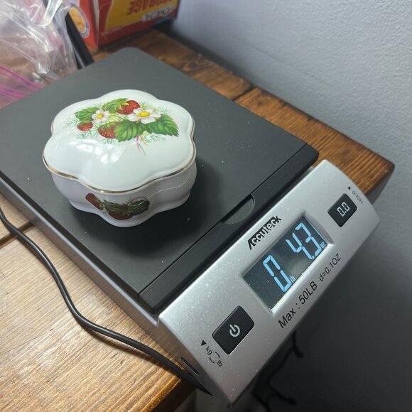 Vgt Hammersley Pedal Shaped Hand-painted Bone China Trinket Box 3”Strawberries - Picture 12 of 12